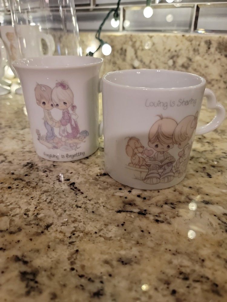 Set Of ² Precious Moment Mugs