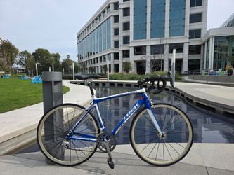 19.5 lb. All-Carbon Trek Madone 4.5 Racing Bike