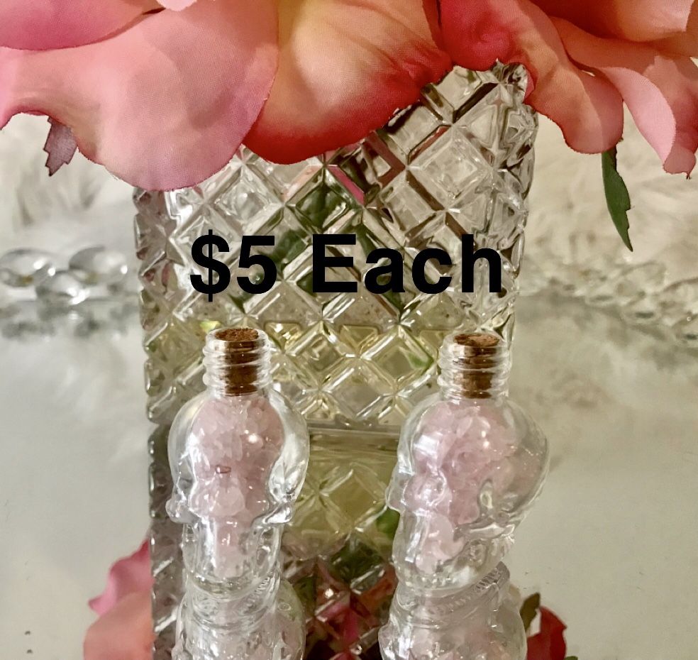 Rose Quartz Glass Crystal Chip Skull Bottle