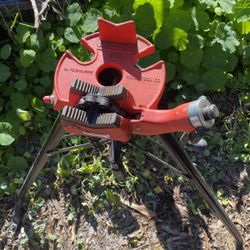 RIDGID PIPE THREADER KIT WITH STAND 