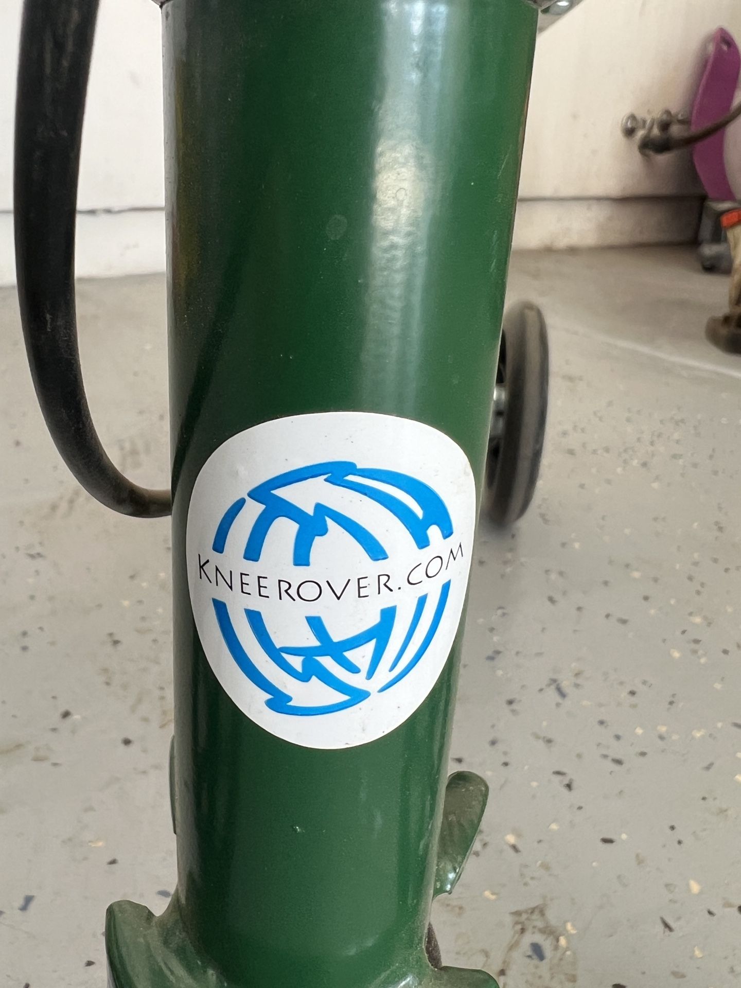 KneeRover Steerable Knee Scooter Knee Walker Crutches