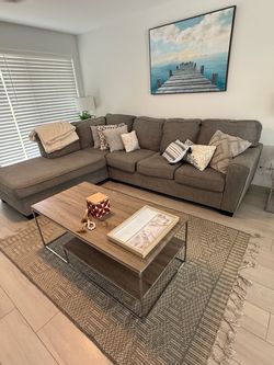 Sofa / Sectional