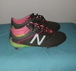 Soccer shoes