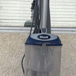 Shark Navigator Lift away Vacuum
