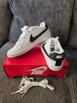 NIKE Court Royale White New