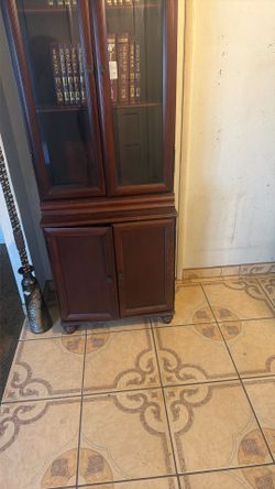 traditional china cabinet / display