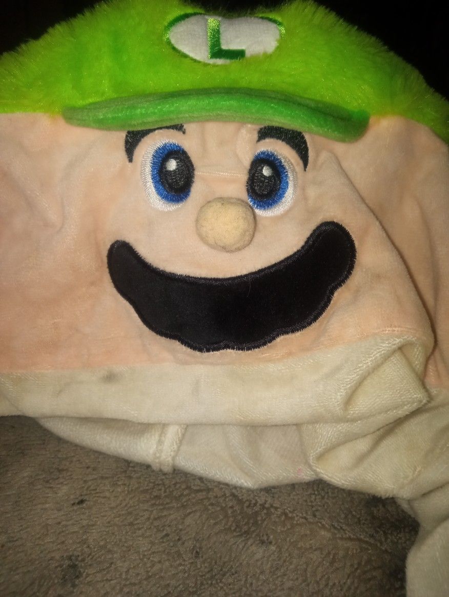 Luigi Hat With Squeezable Hands That Puff Arms On Head!!