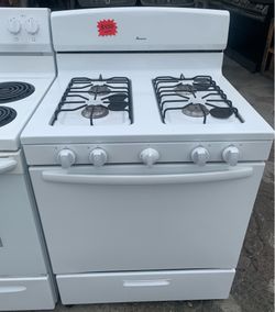 White Stove with 4 Burners