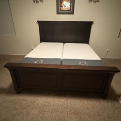 Blissful nights split king (twin xl) mattress. Pickup Happy Valley/67th Ave