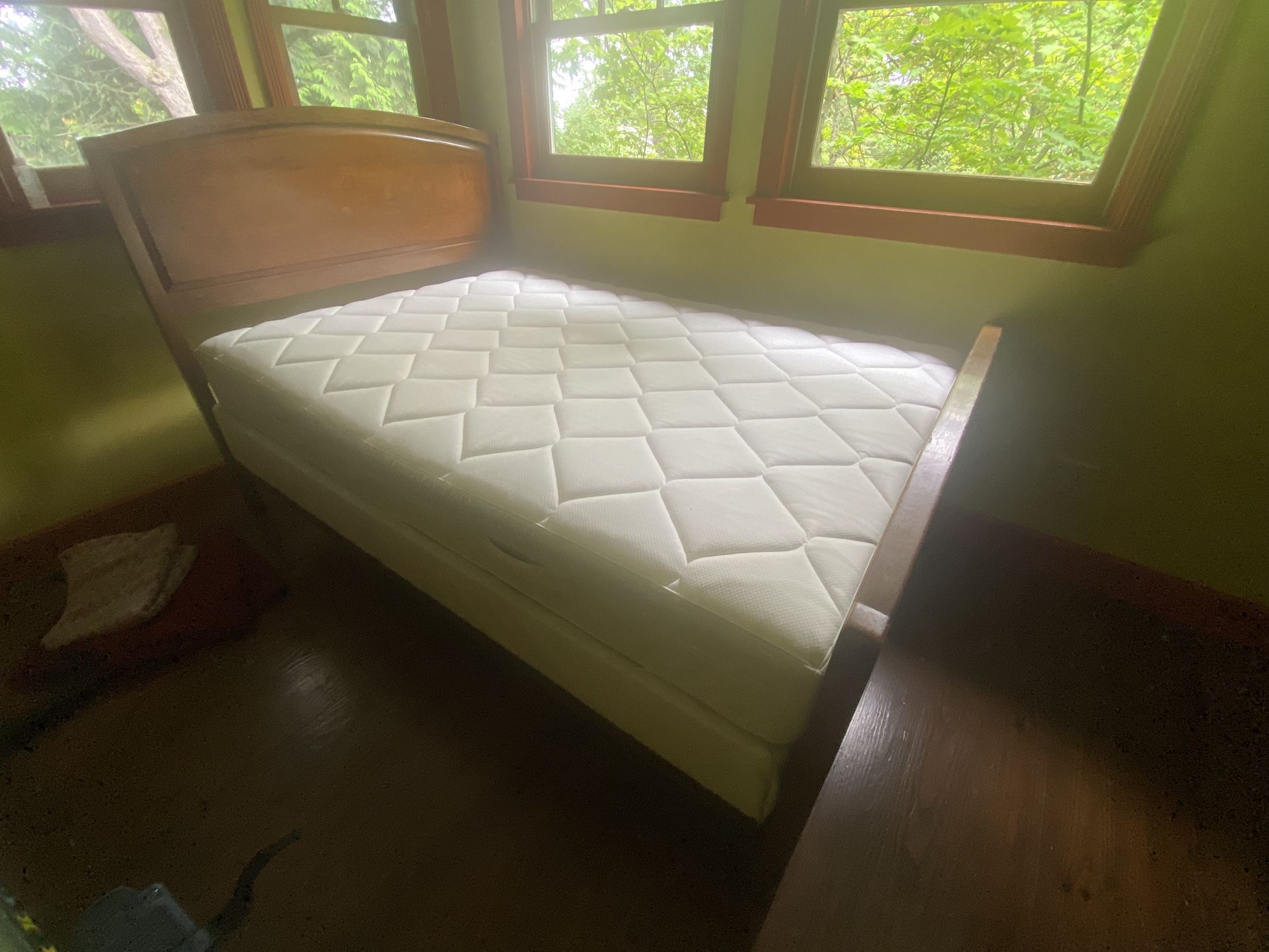 Excellent Condition Antique Full-size Bed frame, Box Spring, Mattress, Toller