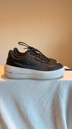 Nike Women's Air Force 1 https://offerup.com/redirect/?o=UExULkFG.ORM