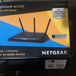 NetGear NightHawk R6700 Wifi Router