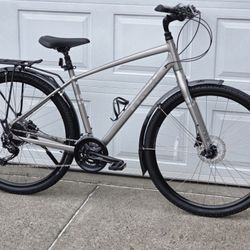 700c Trek Verve-3 Hybrid Commuter Bike 