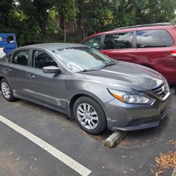 Nissan Altima 2.5 S Sedan 4D car