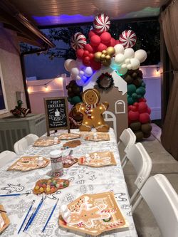 Gingerbread Balloon Decor