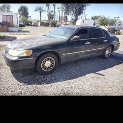 2000 Lincoln Town Car