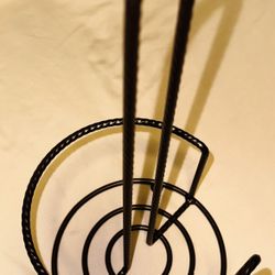 Mainstays 13.1" Stylish Metal Wire Paper Towel Holder, Heavy-Duty Paper Towel Holder, Modern Design for Kitchen Countertops