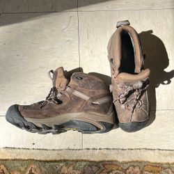 Keen Women’s Hiking Boot 9.5
