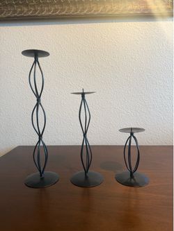 Metal candle holder