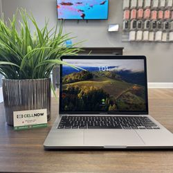 MacBook Pro M2 13 inch 2022 8 GB ram 256 GB SSD