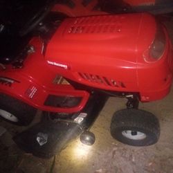 Yard Machine 42-in Lawn Tractor With A 16 And A Half Horse Briggs & Stratton
