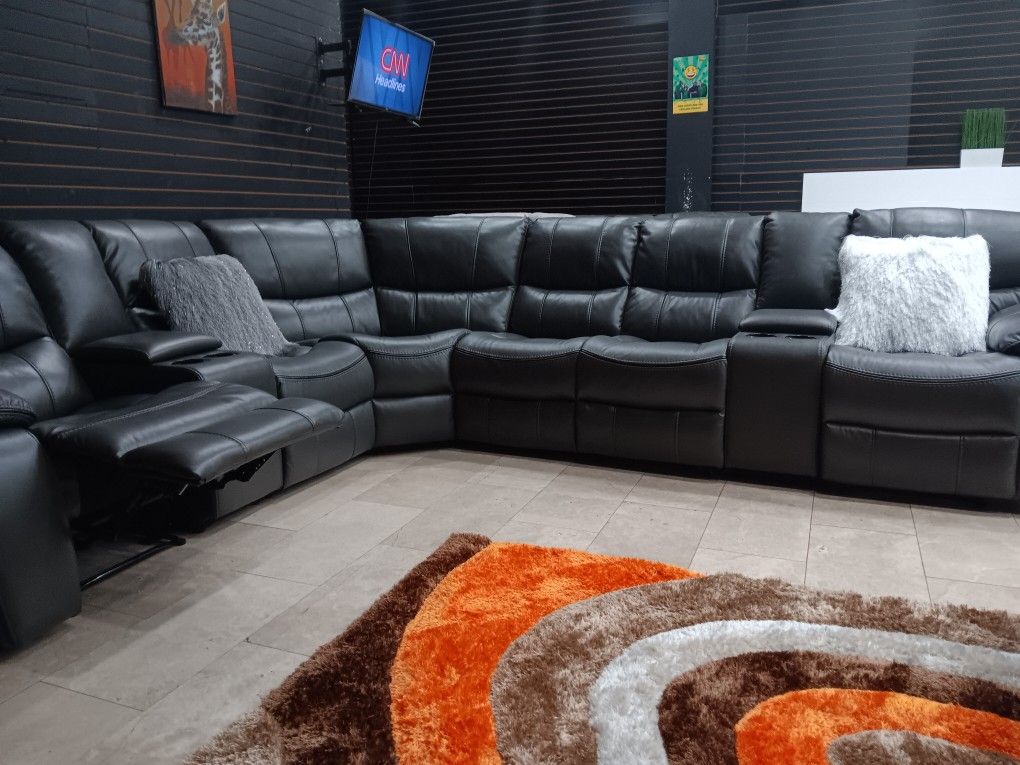 *Weekend Special!!!*---Stunning Madrid Gray Leather Reclining Sectional Sofa---Delivery And Financing Available😉