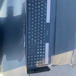 Logitech K750 Wireless Keyboard 