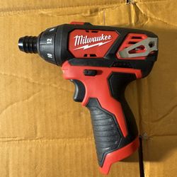 Milwaukee M12 12V Lithium-Ion Cordless 1/4 in. Hex Screwdriver (Tool-Only)
