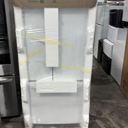 Whirlpool 33 inch French Door refrigerator