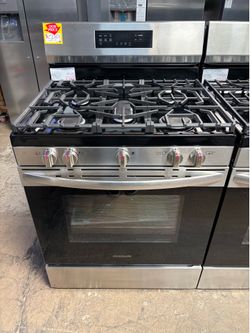 New! Frigidaire 30” Gas Range w/ Air Fry #036