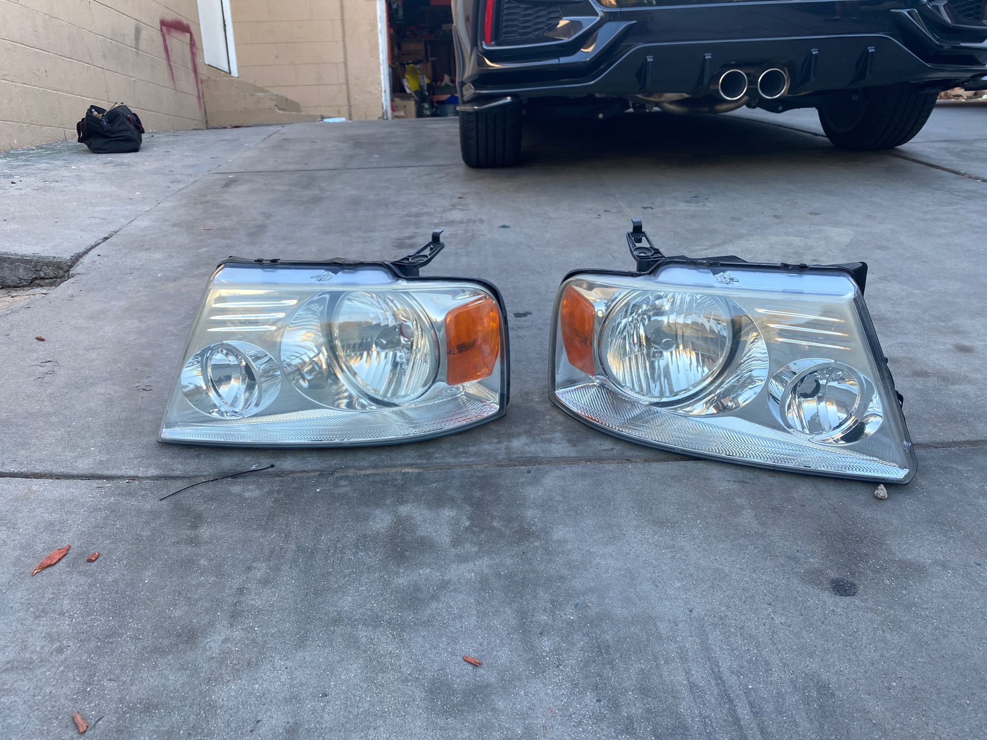 F 150 ford 2008 head lights