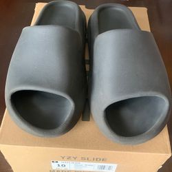 Yeezy Slides Size 10 M W/OG Box Onyx 