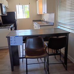 All wood kitchen set w/4 chairs