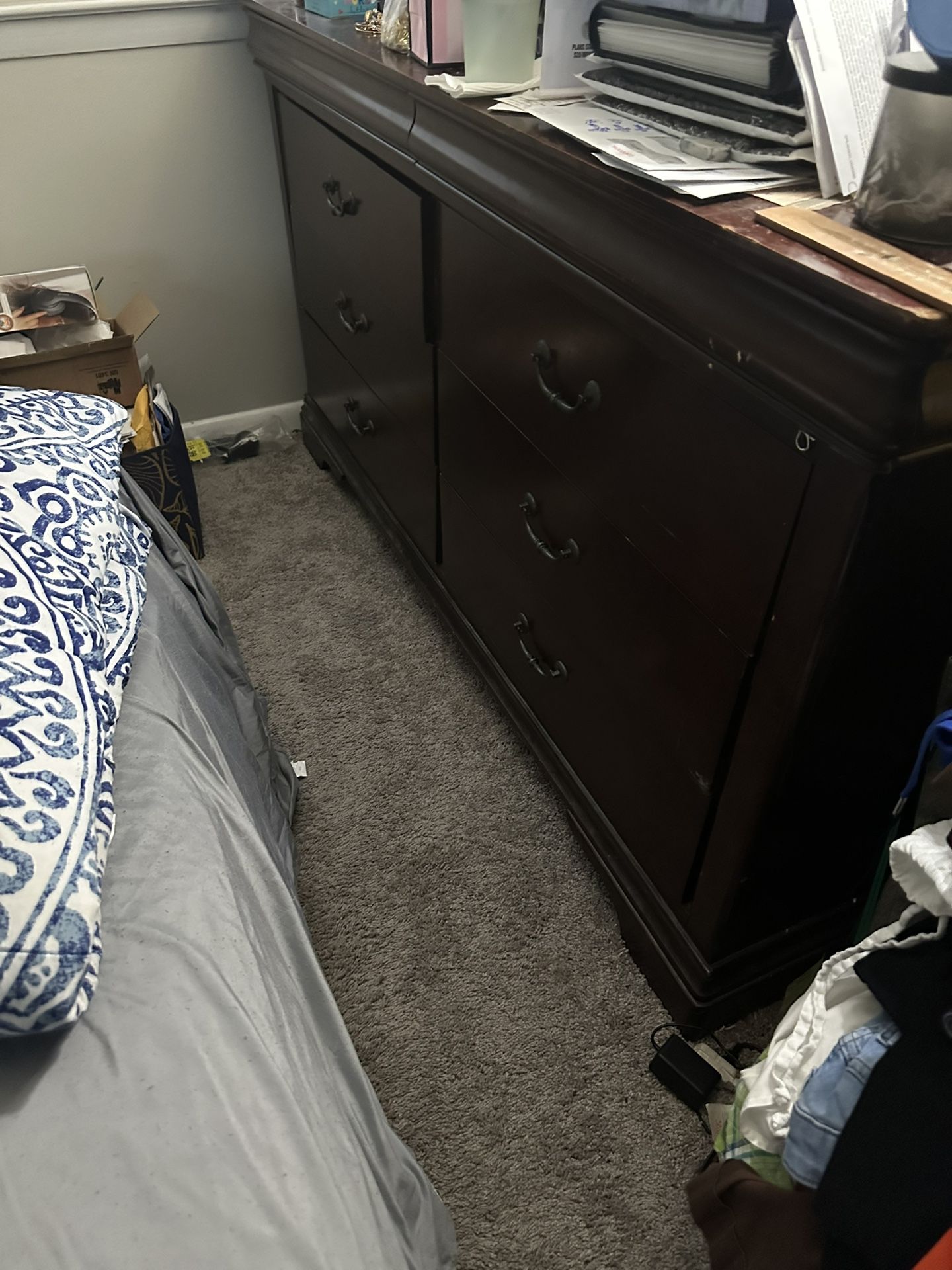 Queen Bed Suite