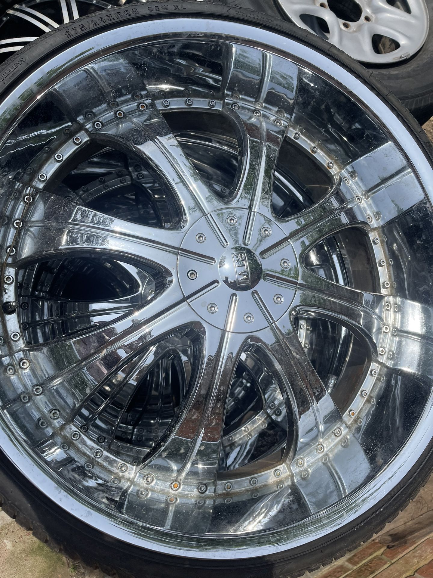 26” rims 5 LUGS for Sale in Houston, TX - OfferUp