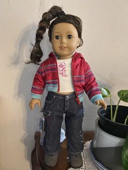 AMERICAN GIRL DOLL