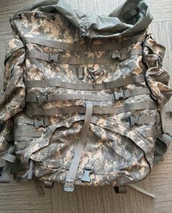 U.S. Army Surplus MOLLE I| Large Rucksack in Army Combat Uniform