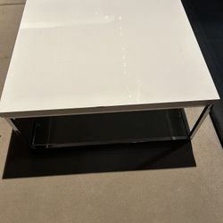 White Coffee Table With Glass Bottom Shelf
