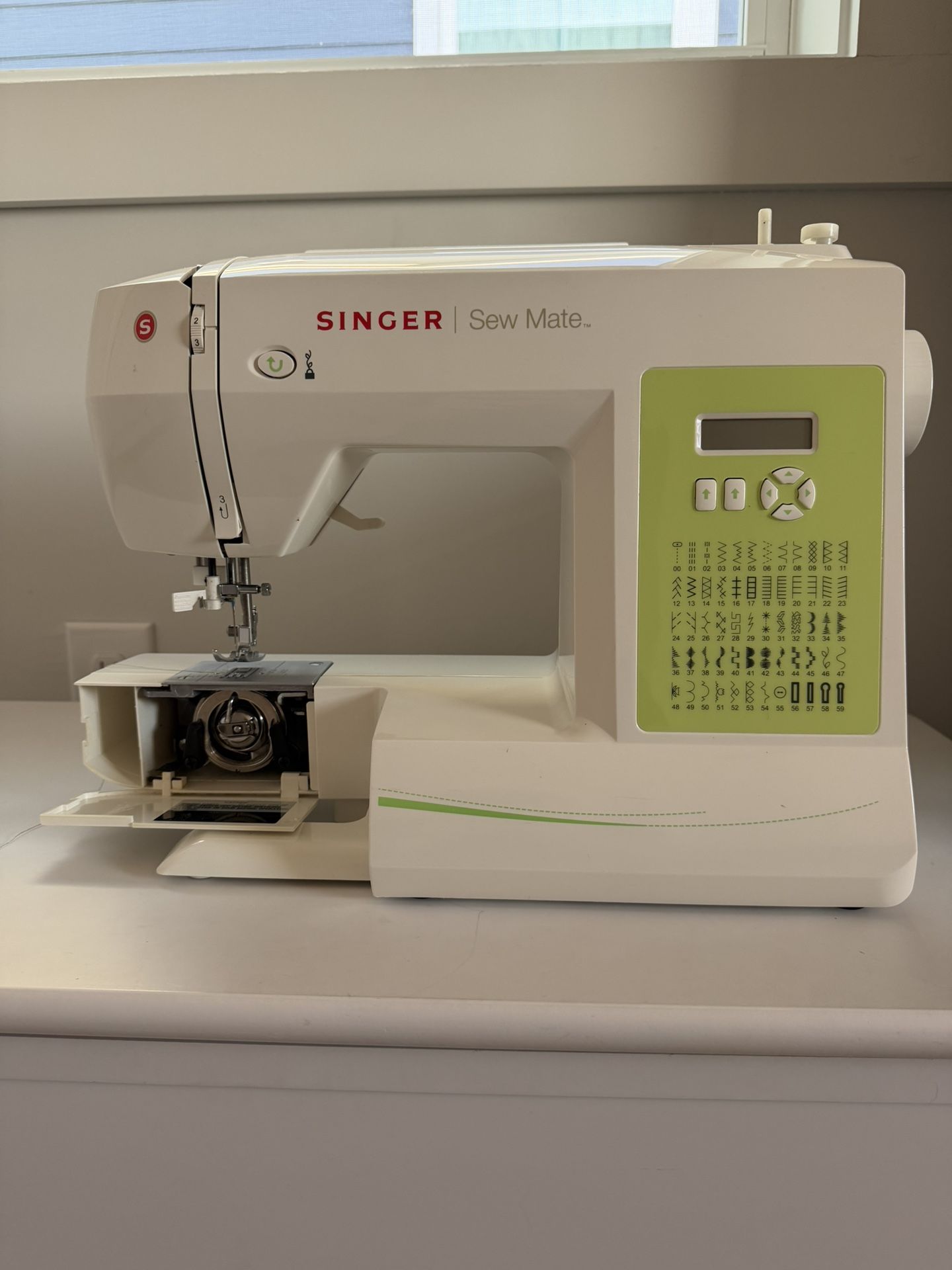 Singer Sew Mate Sewing Machine