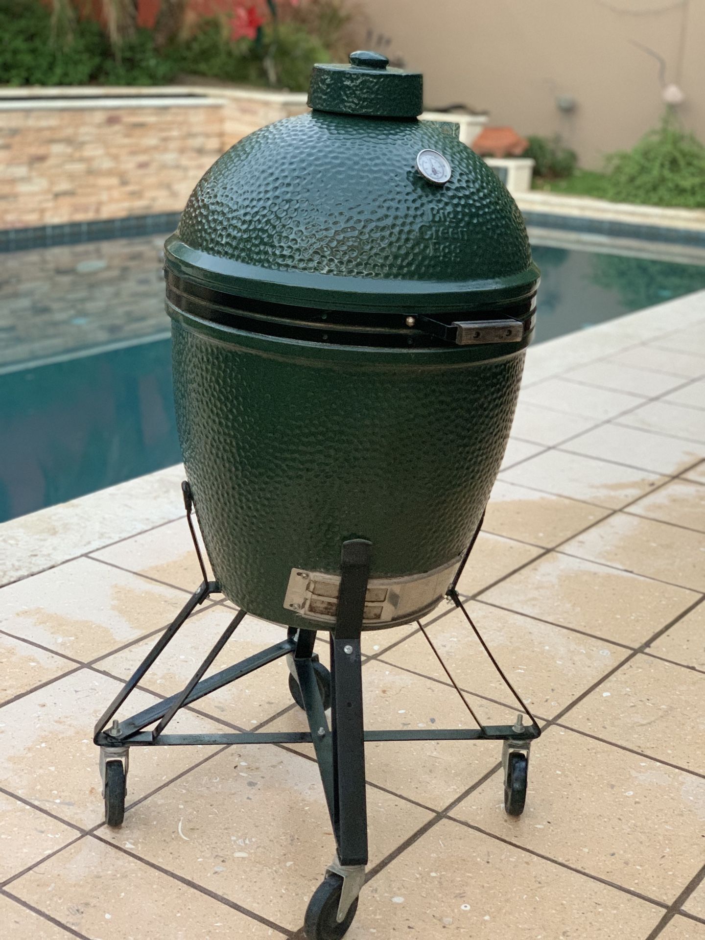 Large Green Egg Smoker / Grill for Sale in Phoenix, AZ OfferUp