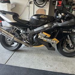 2000 Kawasaki Ninja Zx7r