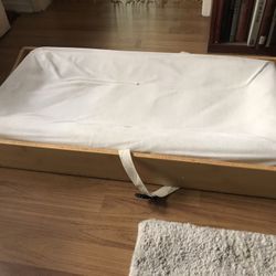 Argington Bam 2400 Changing Table  $80  Excellent Condition   Pick Up or Delivery 