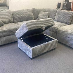 New Sectional Sofa Couch with USB and Storage Ottoman! Extremely Comfortable! Free Delivery 🚚! 