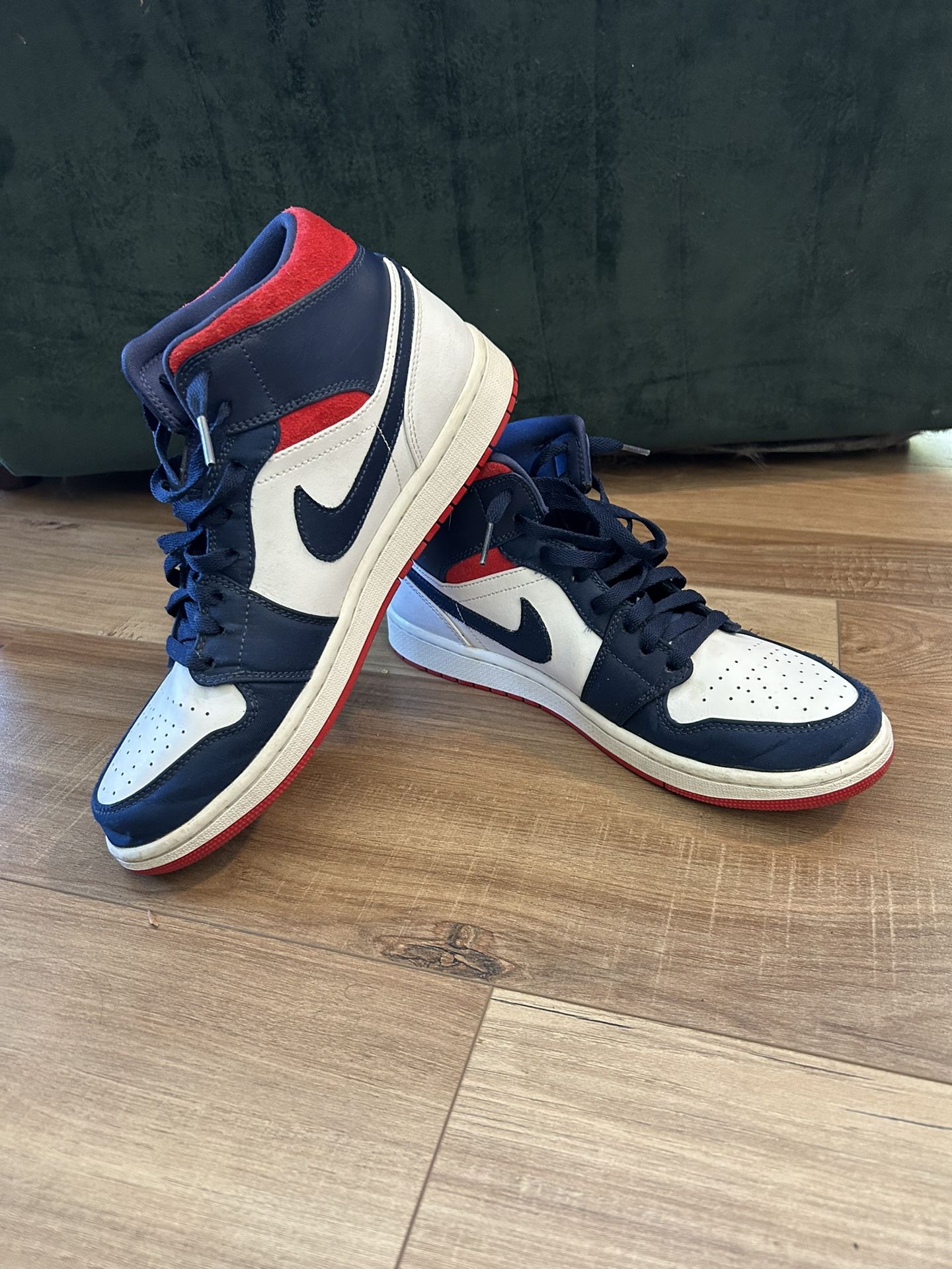 Jordan 1 mids, “Olympic”