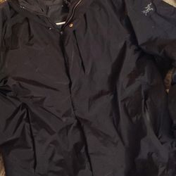 Black men's Arc'teryx Magnus Coat.