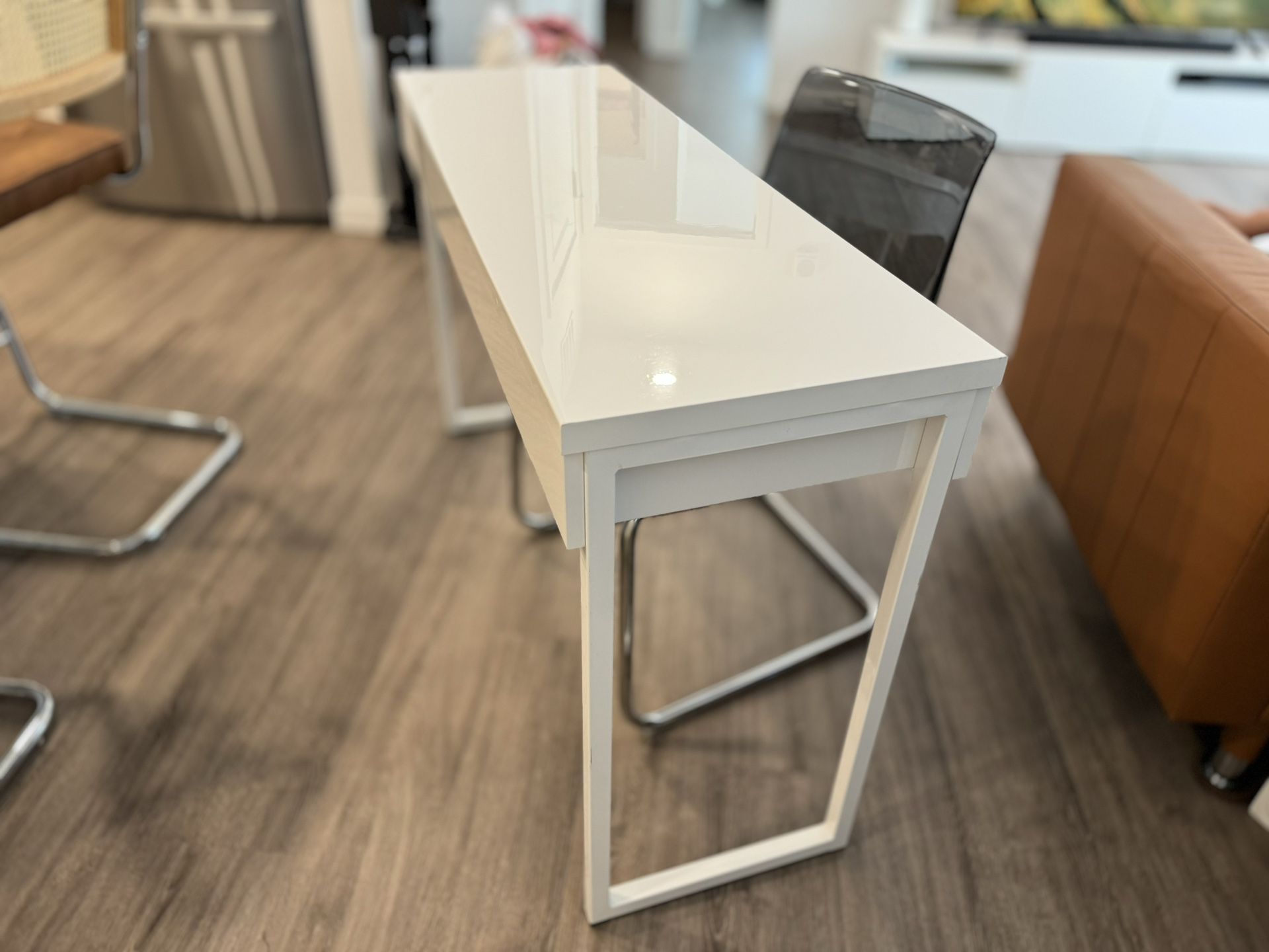 IKEA    BESTA BURS Desk, high gloss white