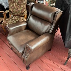 Sillón  De Cuero Reclinable En Perfectas Condiciones 