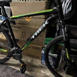 Trek - Marlin  6 - Used Mountain Bike 