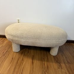Discus Boucle Ottoman in excellent Condition 