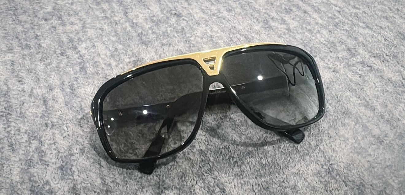 Louis Vuitton Sunglasses (100% Real)
